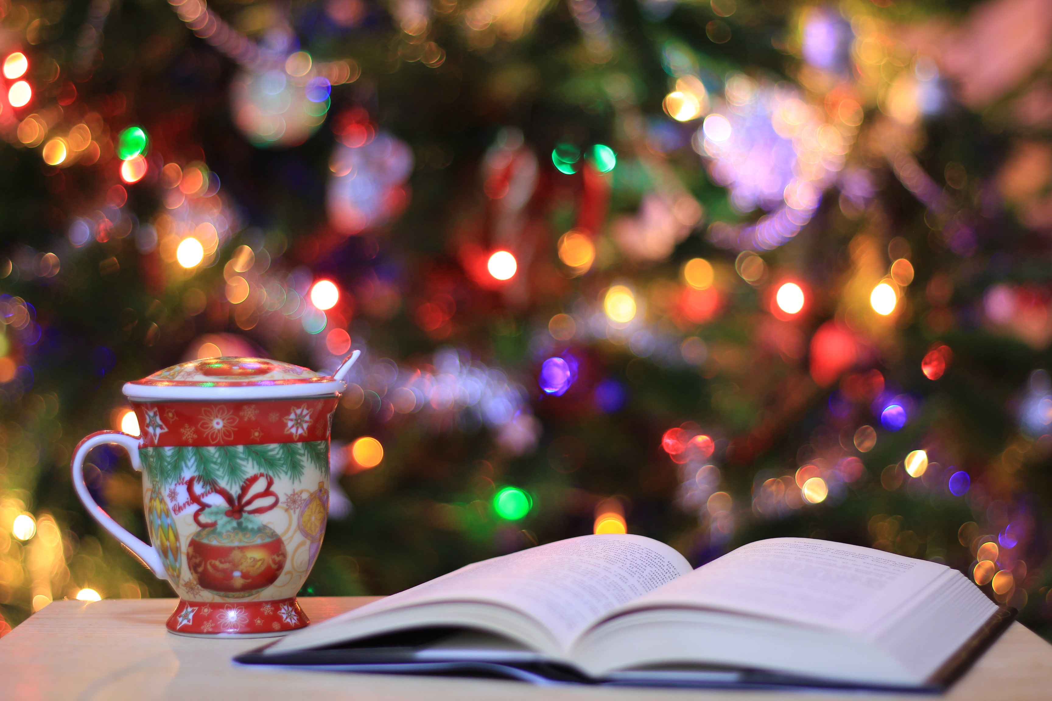 Crafting a Captivating Holiday-Themed Cozy Mystery Novel: Tips and Tricks